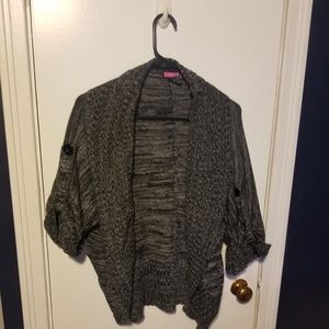 Quarter sleeve sweater cardigan